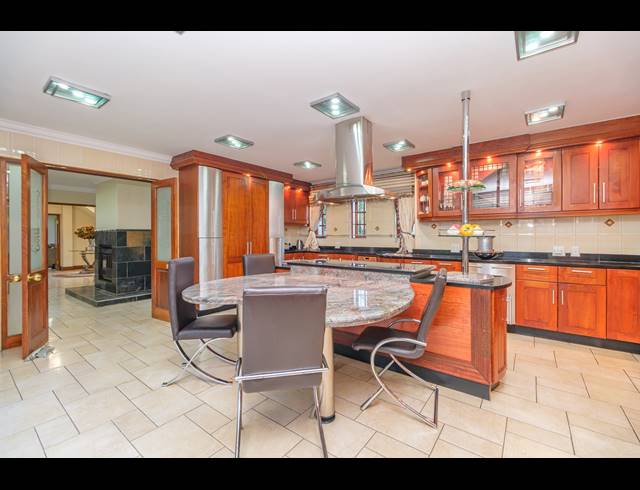 5 BEDROOM HOUSE FOR SALE IN HURLINGHAM MANOR